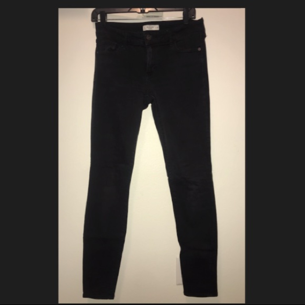 Abercrombie & Fitch size 6 black skinny jeans